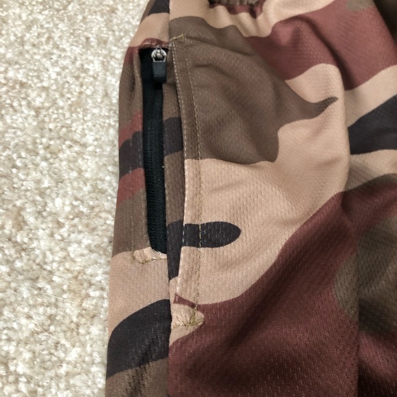 NWOT Stealthwear Shorts - Picture 2 of 4